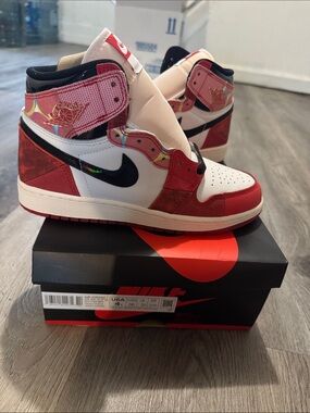 Air jordan 1 retro high OG ‘next chapter’ spider-man (GS) size 4Y